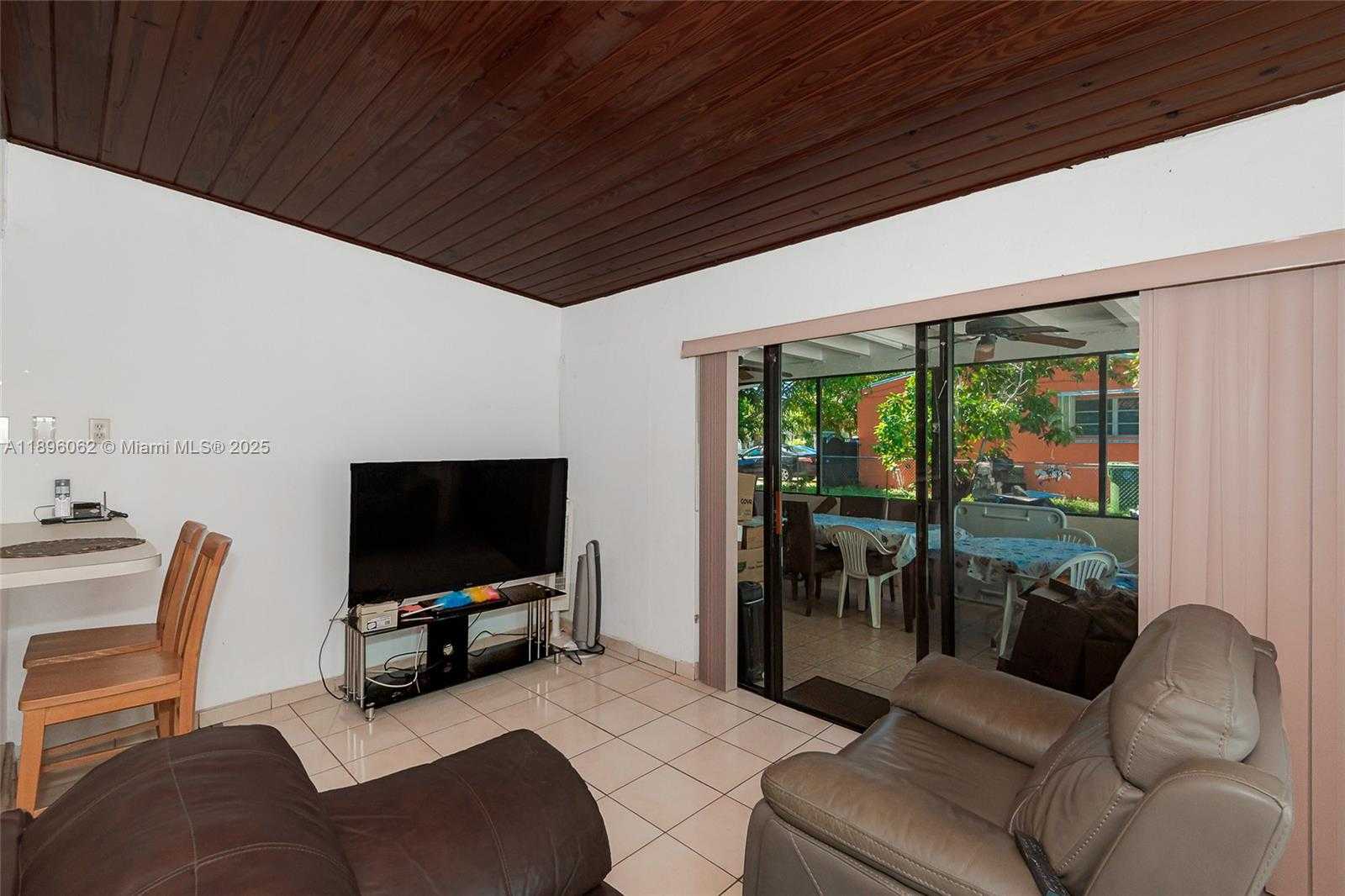 Small Image of 3920 WEST 3RD AVE, Hialeah Number 18