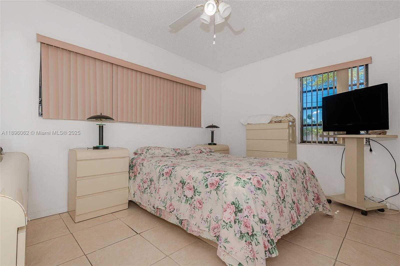 Small Image of 3920 WEST 3RD AVE, Hialeah Number 23