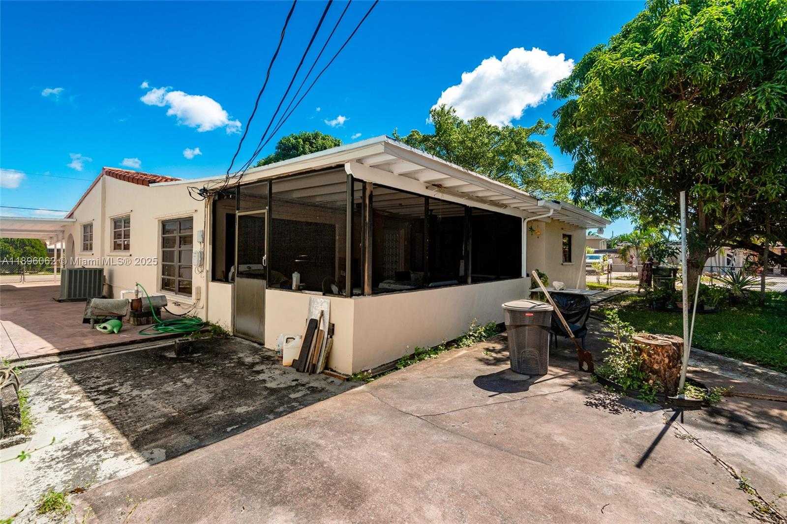 Small Image of 3920 WEST 3RD AVE, Hialeah Number 34