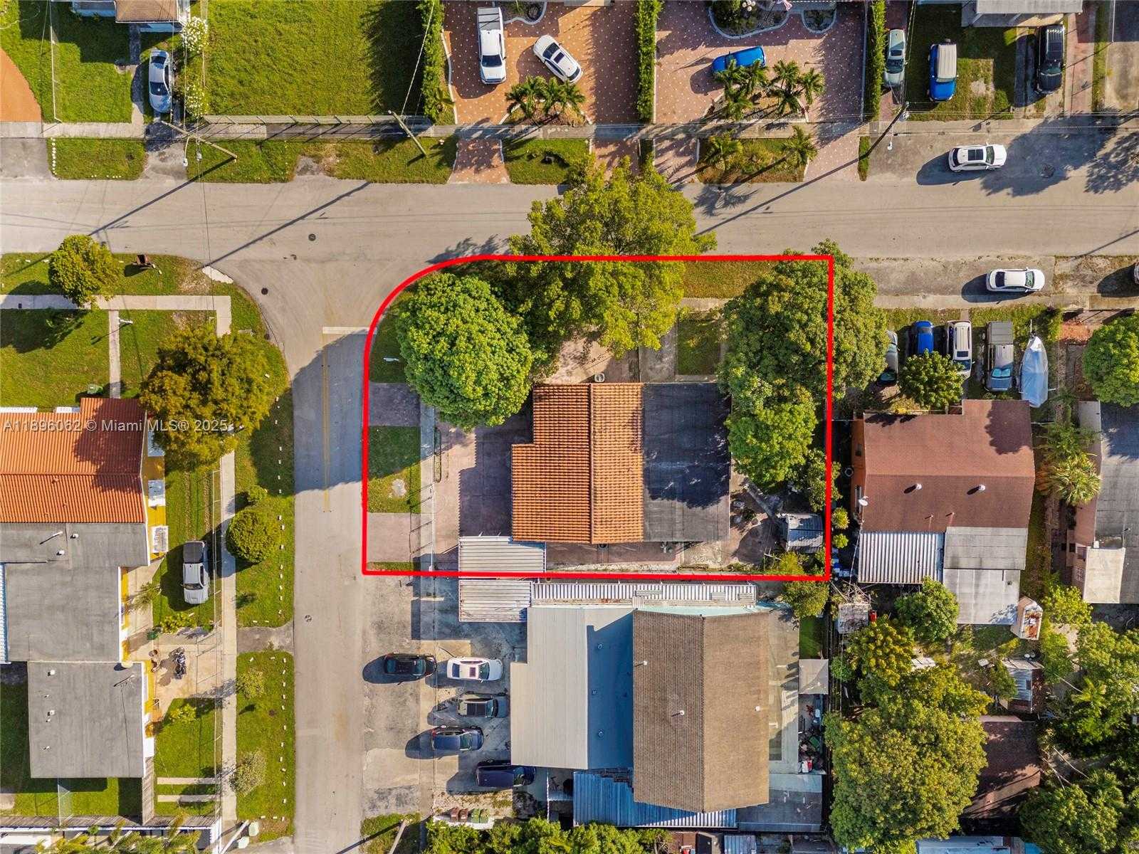 Small Image of 3920 WEST 3RD AVE, Hialeah Number 4