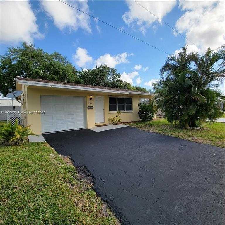 Small Image of 2507 NORTH WEST 55TH ST, Tamarac Number 2