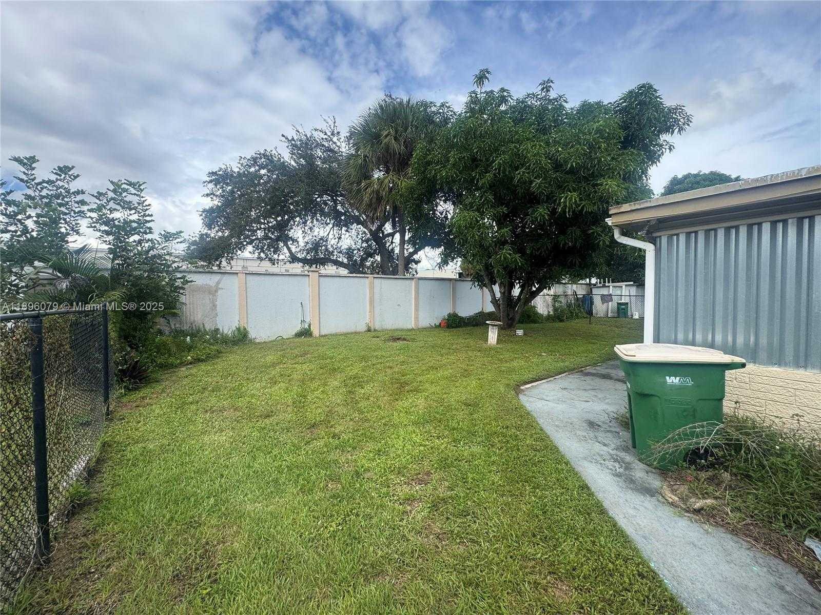 Small Image of 2605 NORTH WEST 55TH ST, Tamarac Number 2