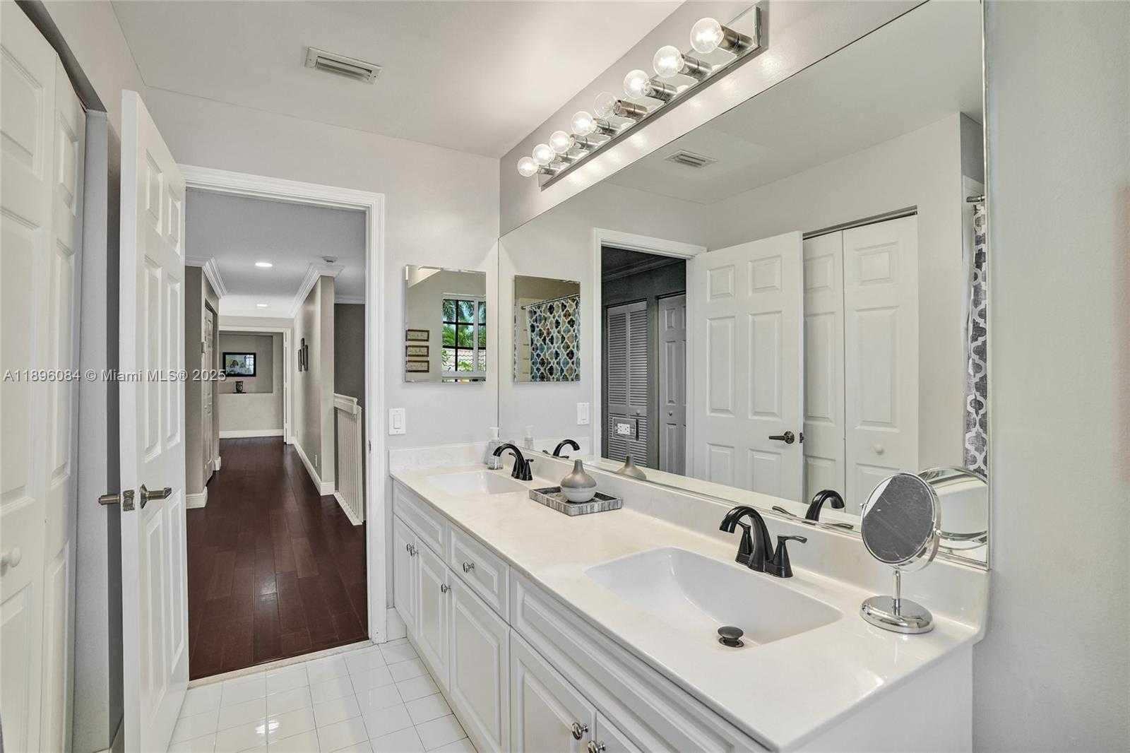 Small Image of 2509 HUNTERS RUN WAY, Weston Number 20