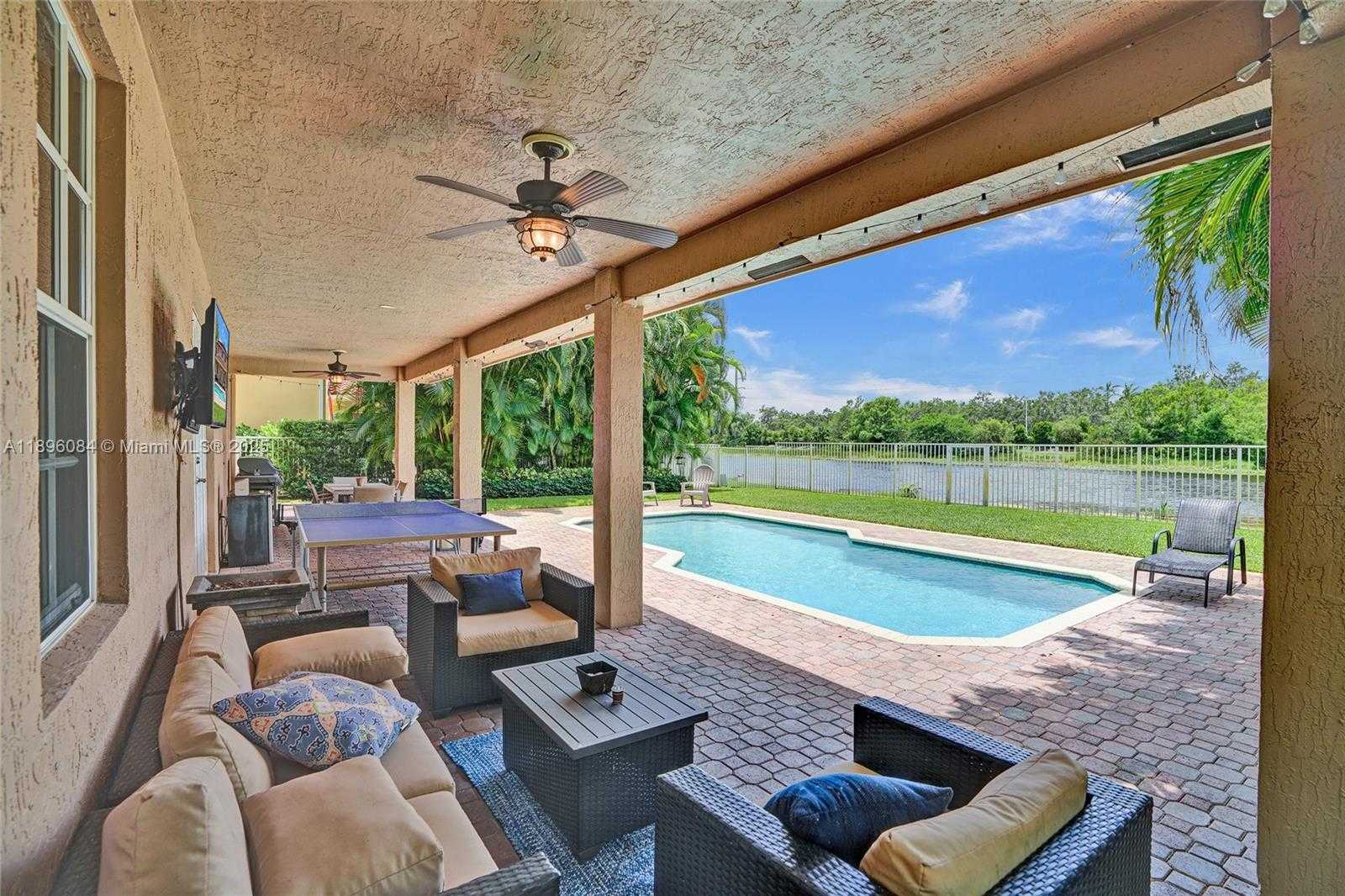 Small Image of 2509 HUNTERS RUN WAY, Weston Number 30