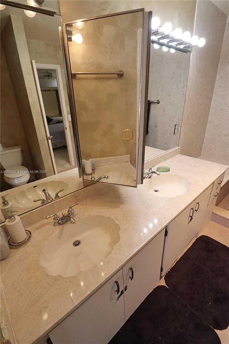 Small Image of 1351 NORTH WEST 114TH AVE, Pembroke Pines Number 19