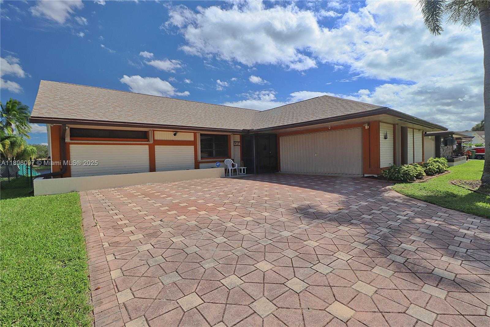 Small Image of 1351 NORTH WEST 114TH AVE, Pembroke Pines Number 2