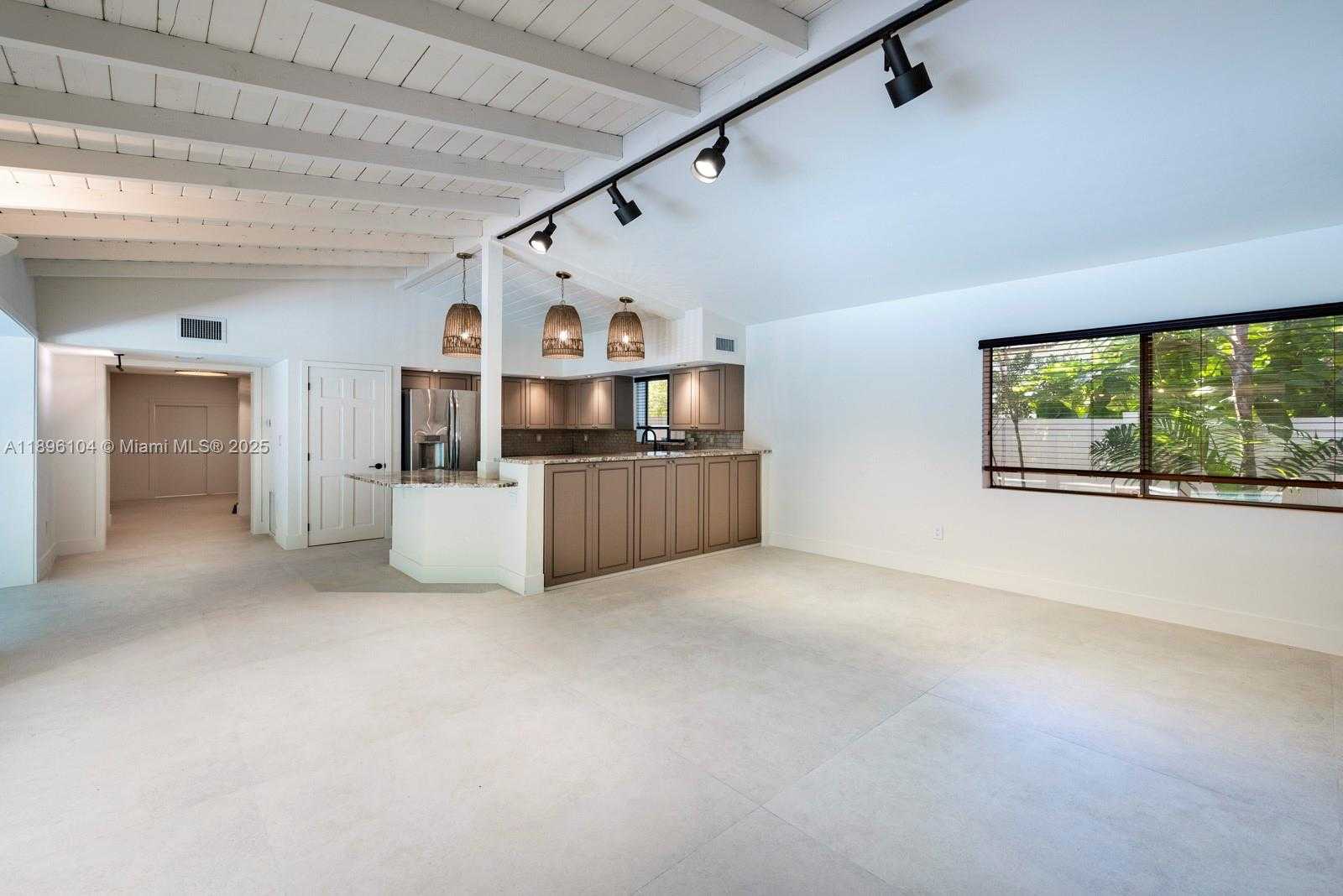 Small Image of 1107 NORTH EAST 118TH ST, Biscayne Park Number 10