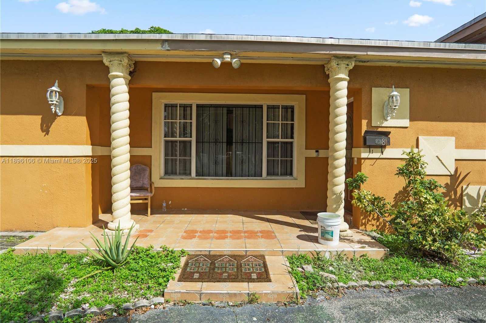 Small Image of 811 NORTH WEST 196TH TER, Miami Gardens Number 2