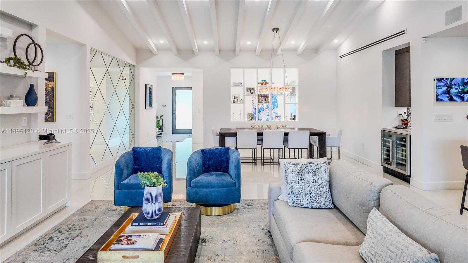 Small Image of 12855 MAPLE RD, North Miami Number 11