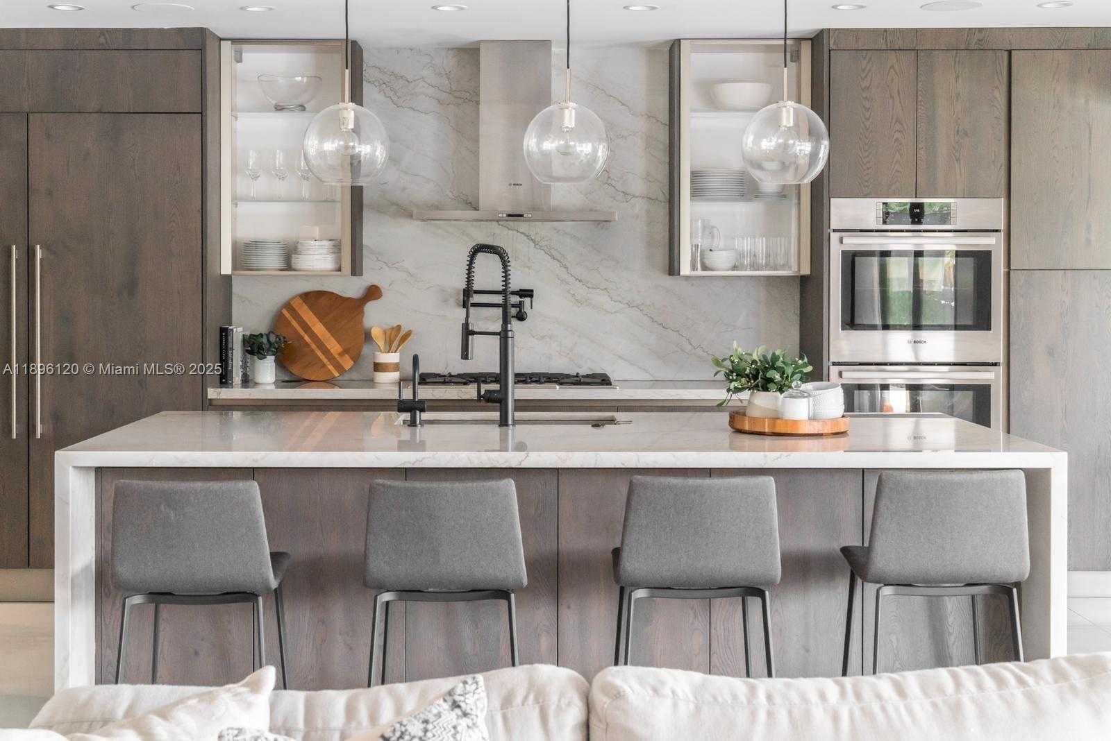 Small Image of 12855 MAPLE RD, North Miami Number 15