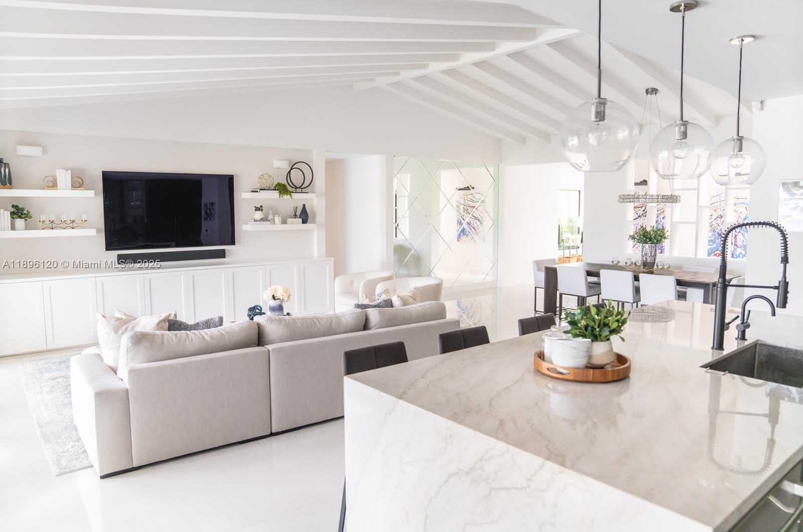 Small Image of 12855 MAPLE RD, North Miami Number 20