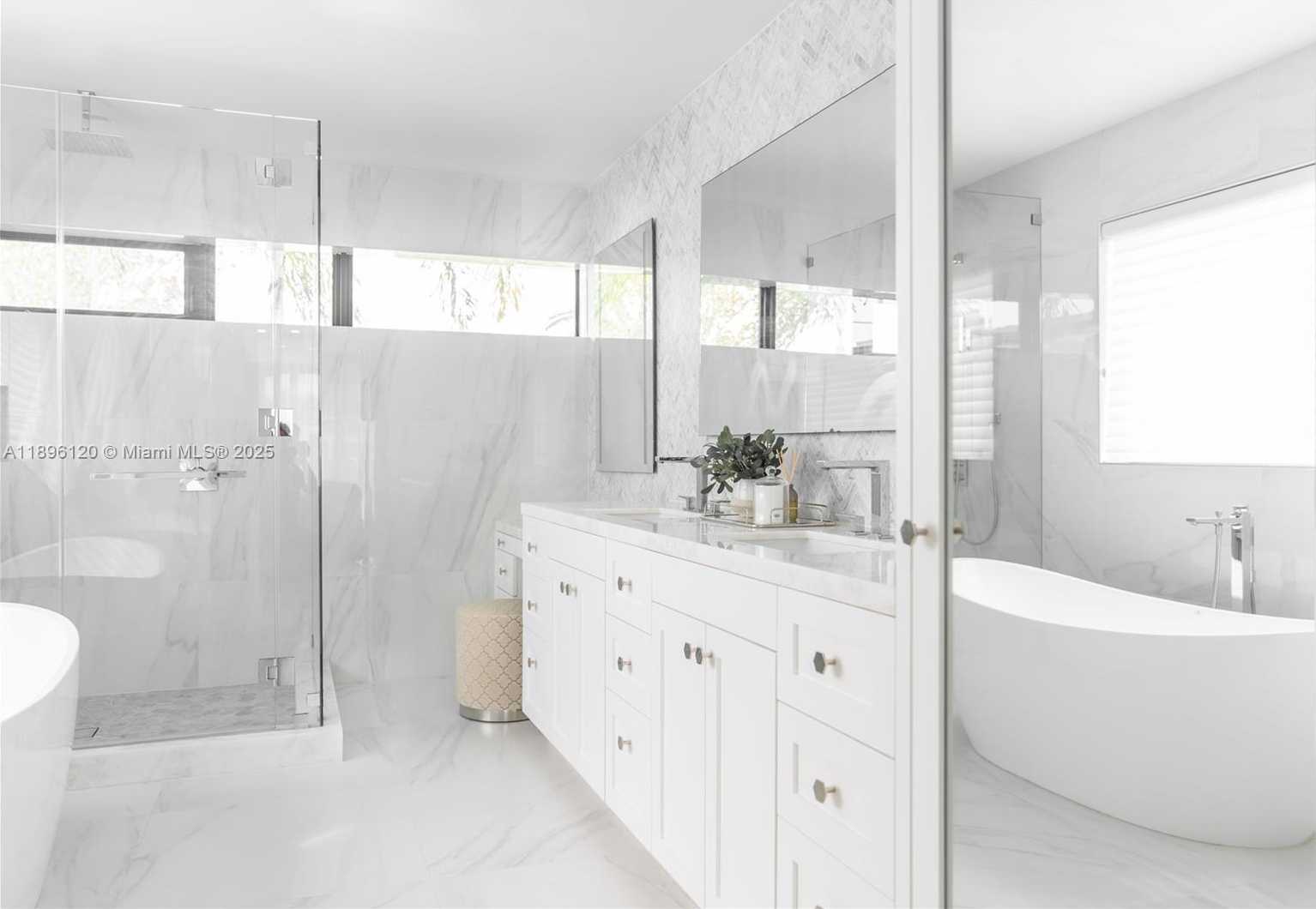 Small Image of 12855 MAPLE RD, North Miami Number 25