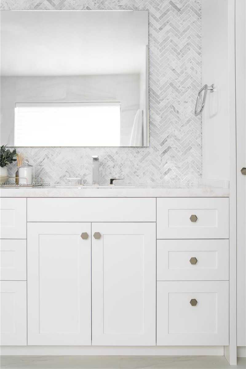 Small Image of 12855 MAPLE RD, North Miami Number 29