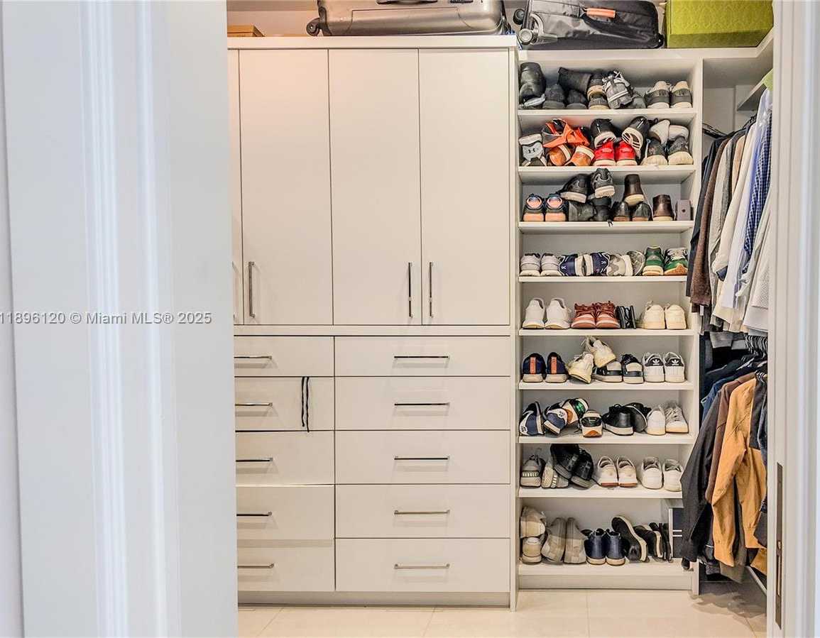 Small Image of 12855 MAPLE RD, North Miami Number 30