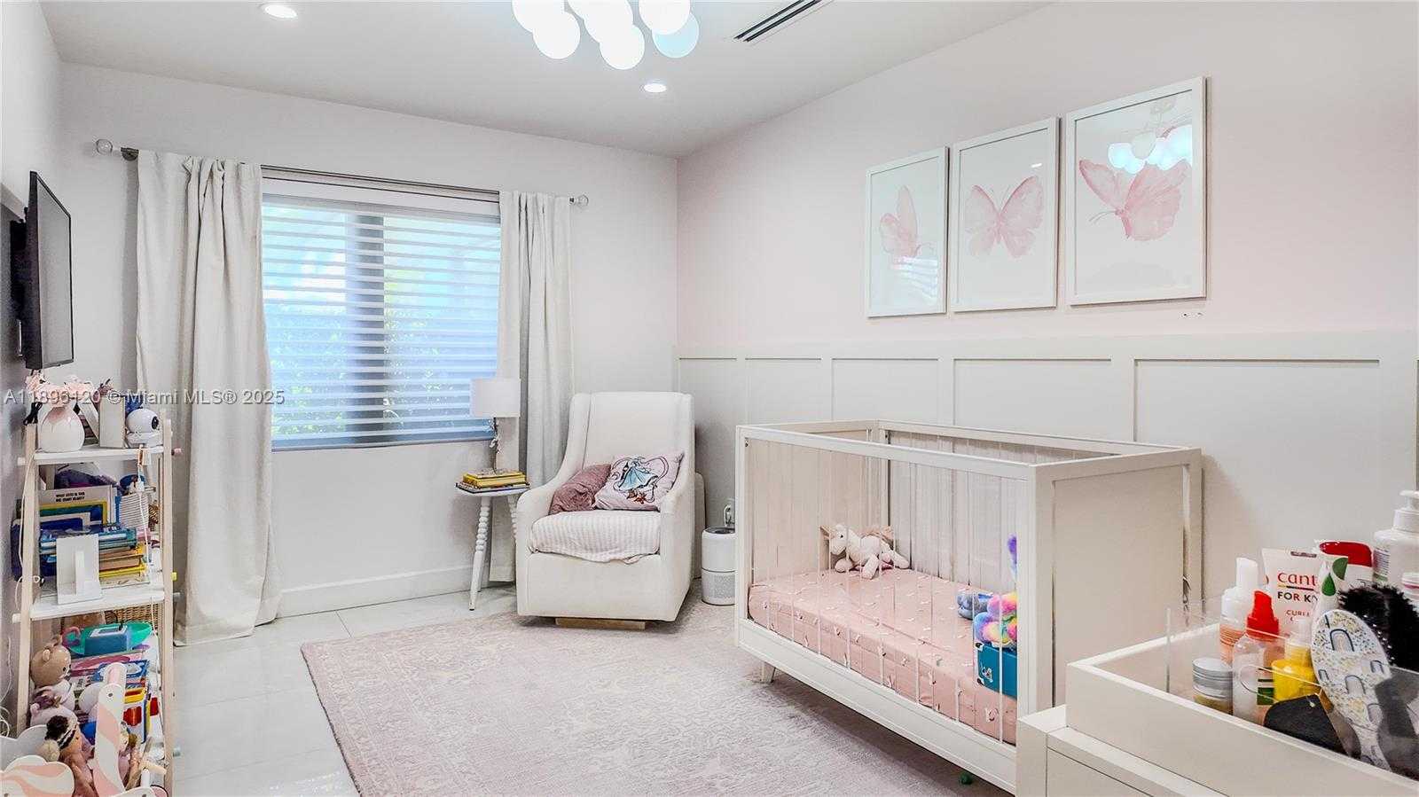 Small Image of 12855 MAPLE RD, North Miami Number 31