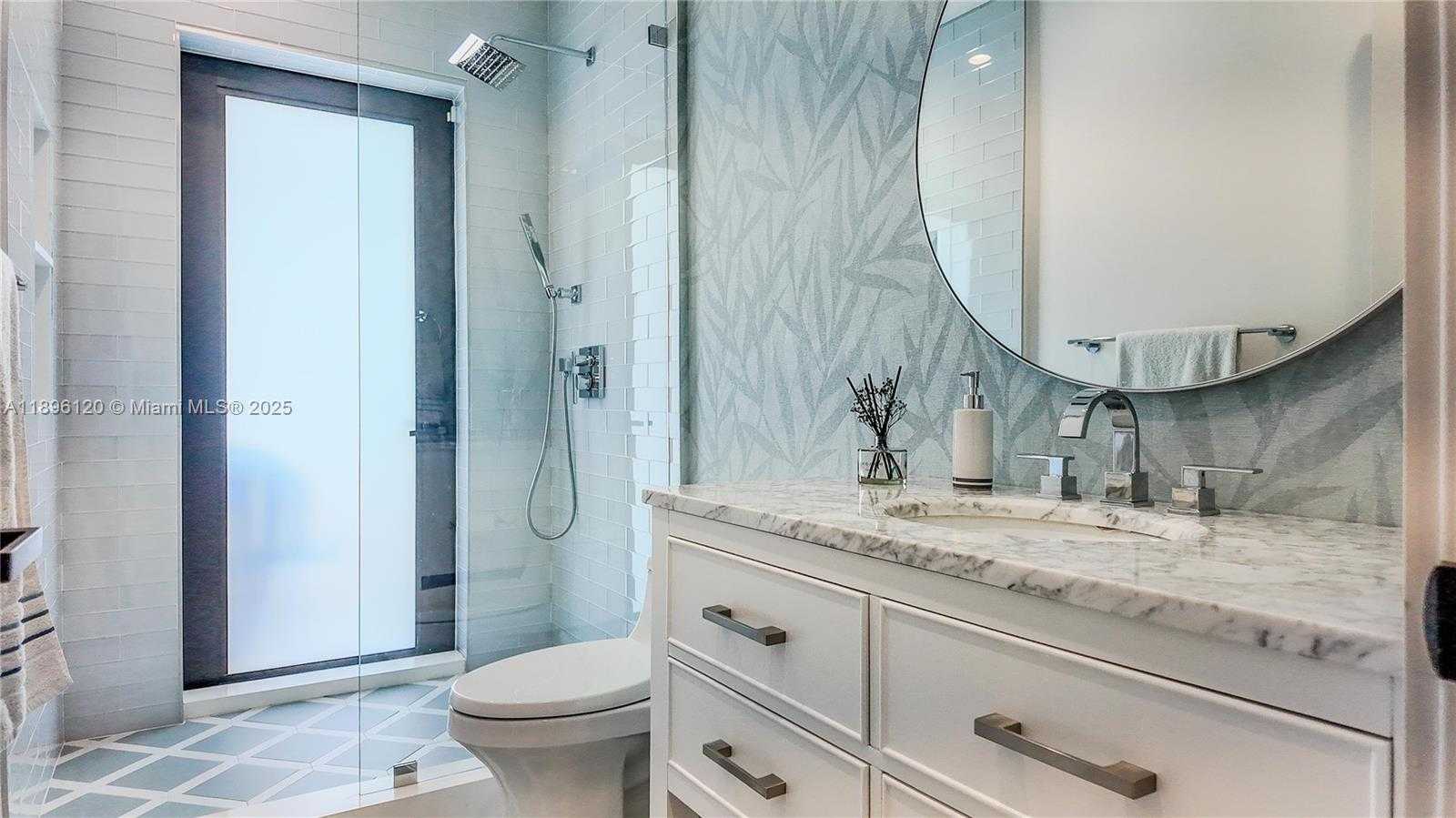 Small Image of 12855 MAPLE RD, North Miami Number 35