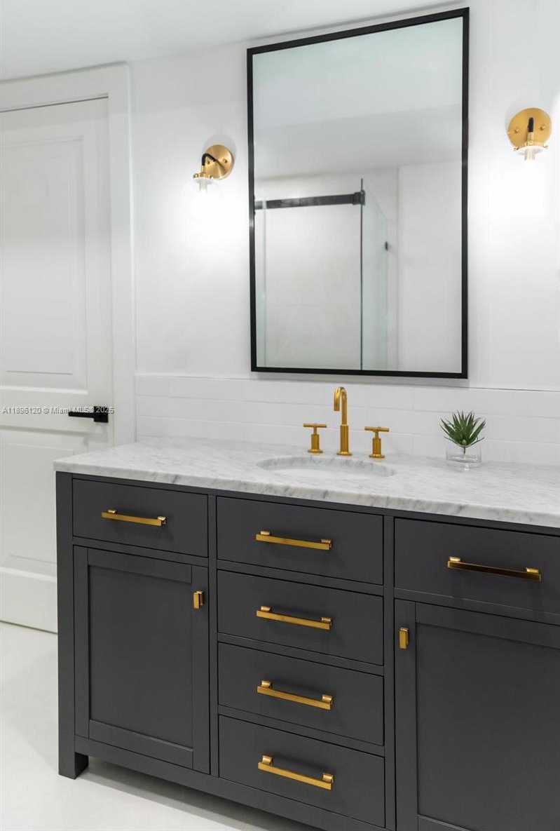 Small Image of 12855 MAPLE RD, North Miami Number 40