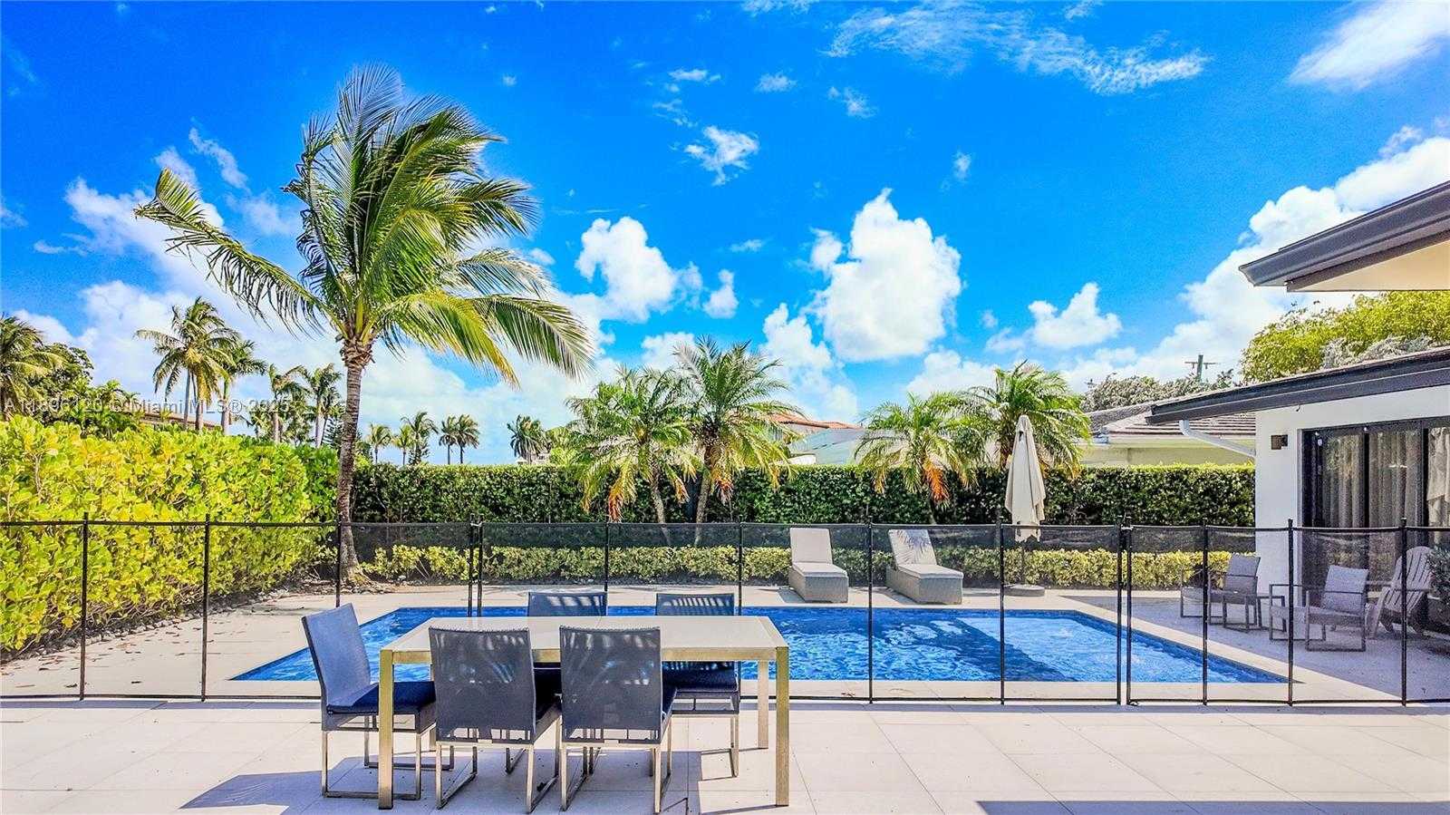 Small Image of 12855 MAPLE RD, North Miami Number 44