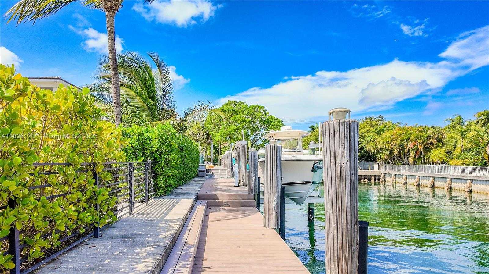 Small Image of 12855 MAPLE RD, North Miami Number 52