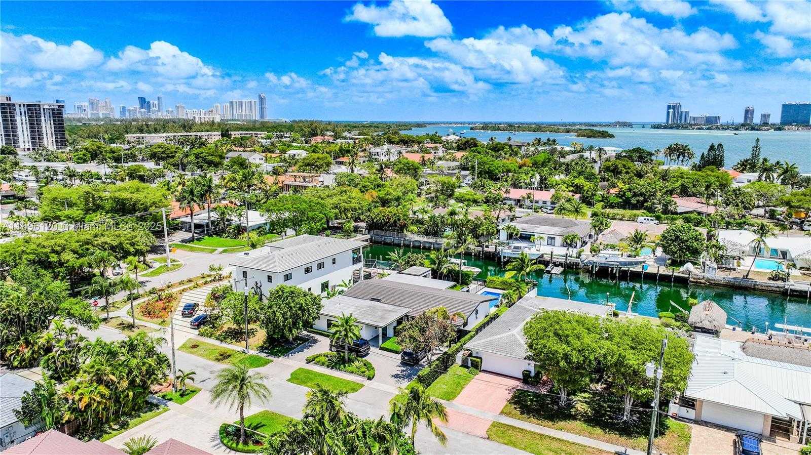 Small Image of 12855 MAPLE RD, North Miami Number 54