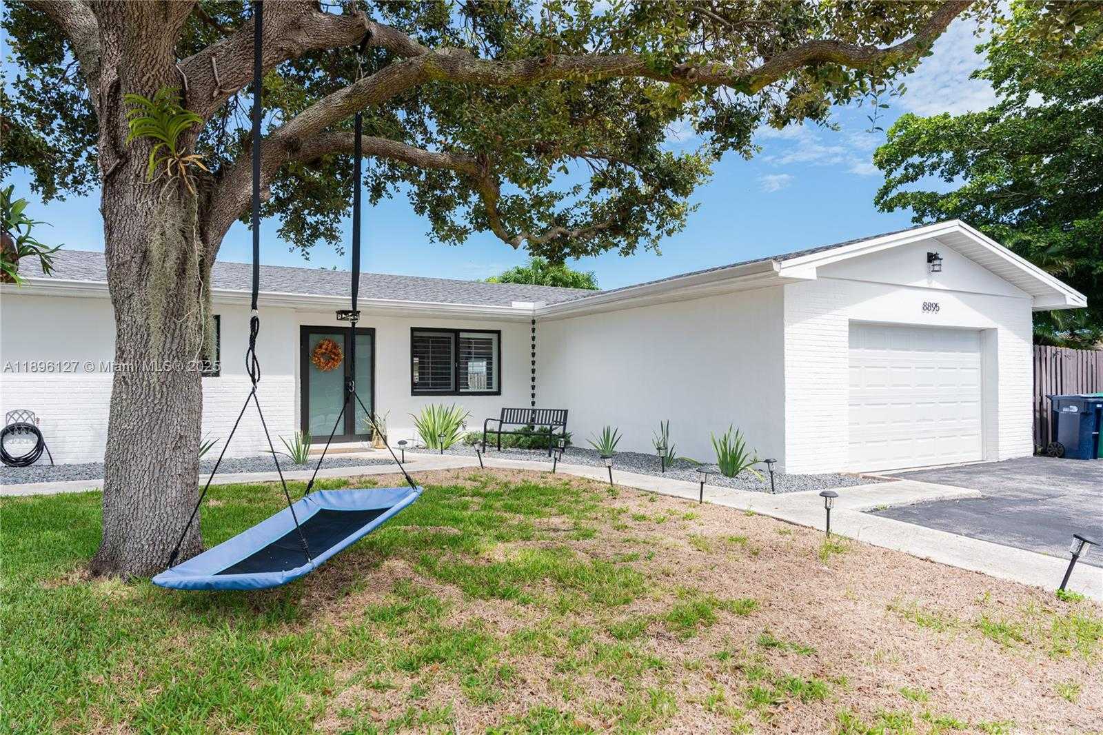 Small Image of 8895 SOUTH WEST 197TH TER, Cutler Bay Number 2