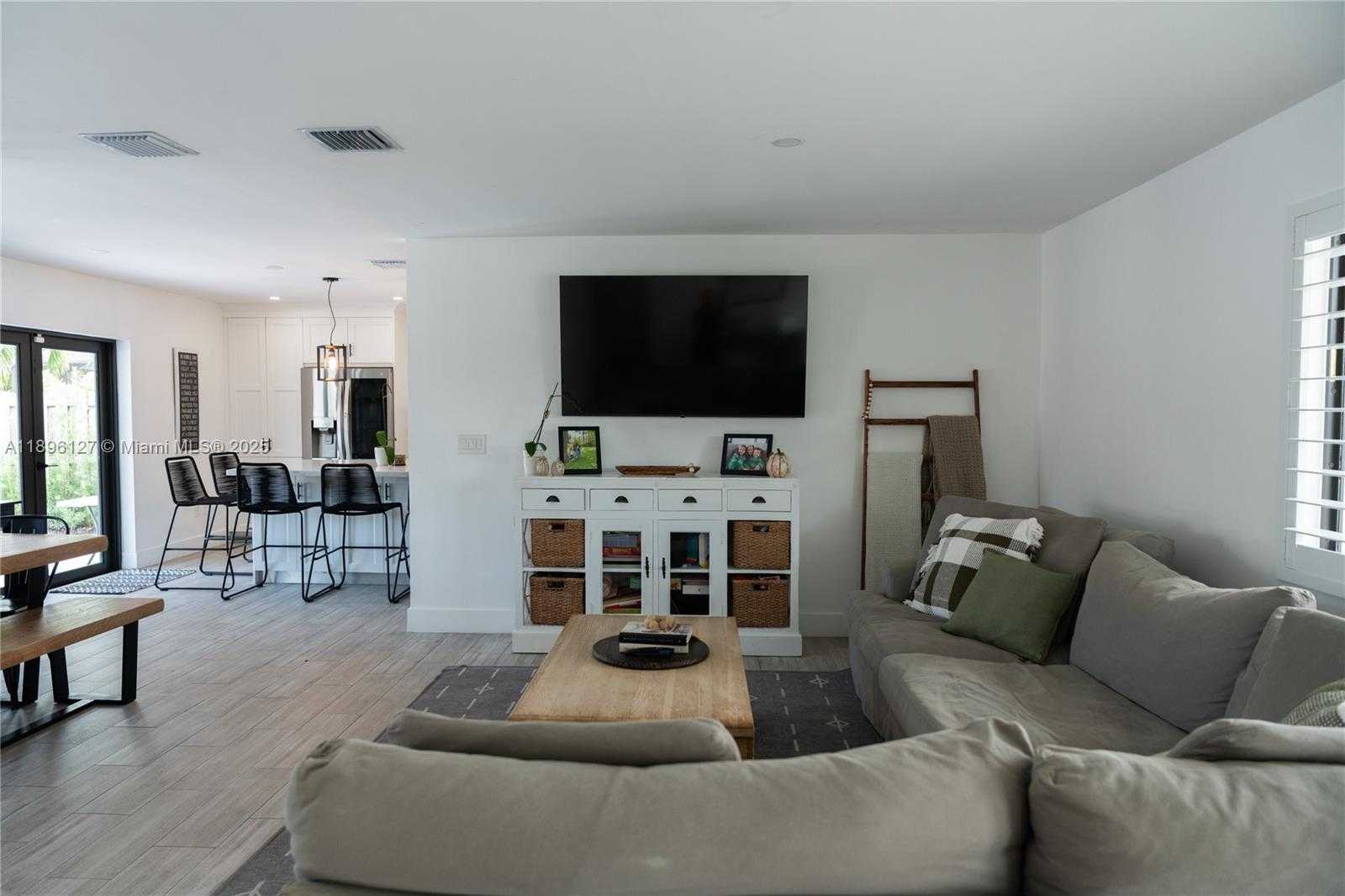 Small Image of 8895 SOUTH WEST 197TH TER, Cutler Bay Number 21