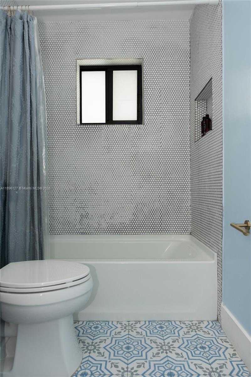 Small Image of 8895 SOUTH WEST 197TH TER, Cutler Bay Number 28