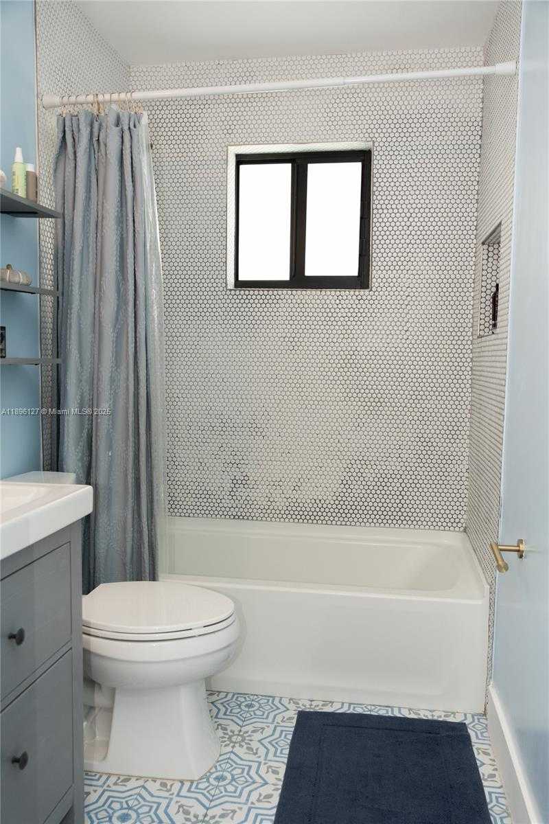 Small Image of 8895 SOUTH WEST 197TH TER, Cutler Bay Number 29