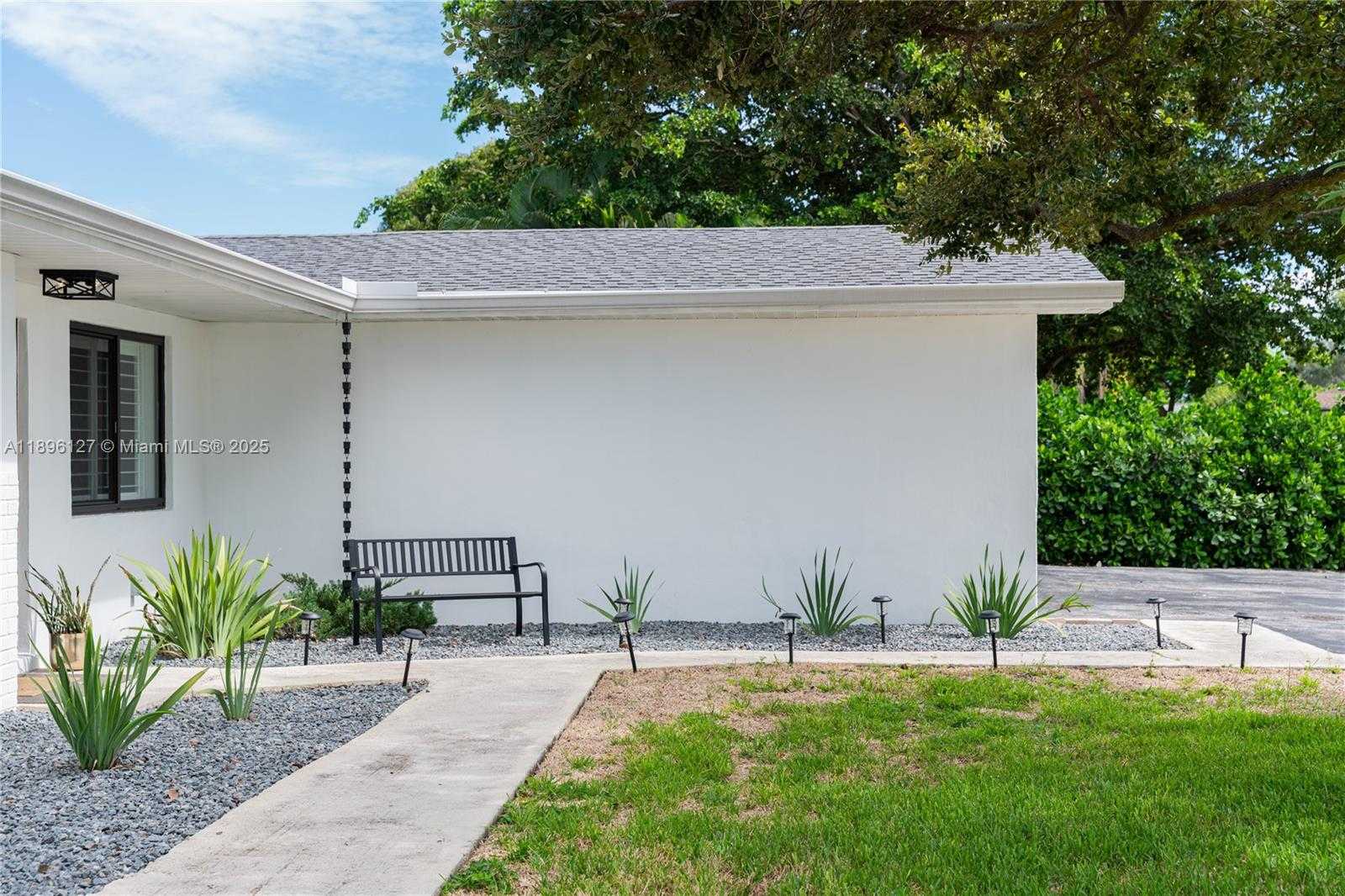 Small Image of 8895 SOUTH WEST 197TH TER, Cutler Bay Number 6