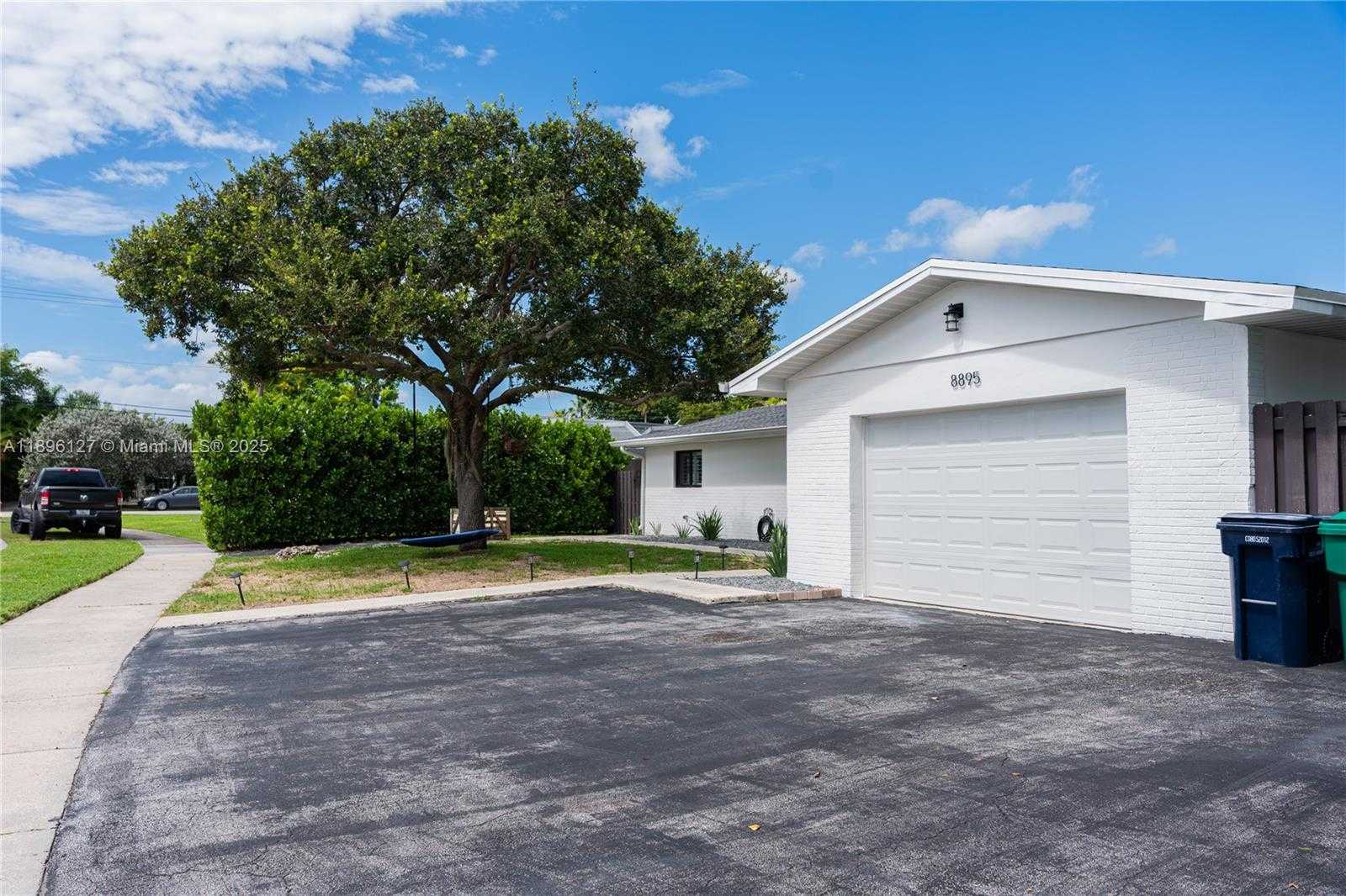 Small Image of 8895 SOUTH WEST 197TH TER, Cutler Bay Number 7