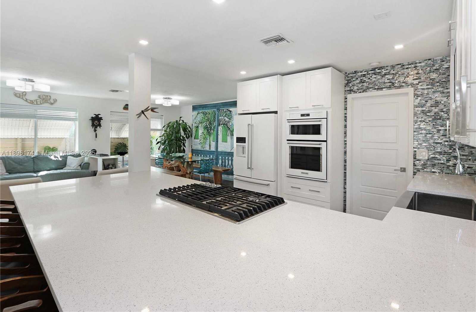 Small Image of 1408 HOLLYWOOD BLVD, Hollywood Number 12