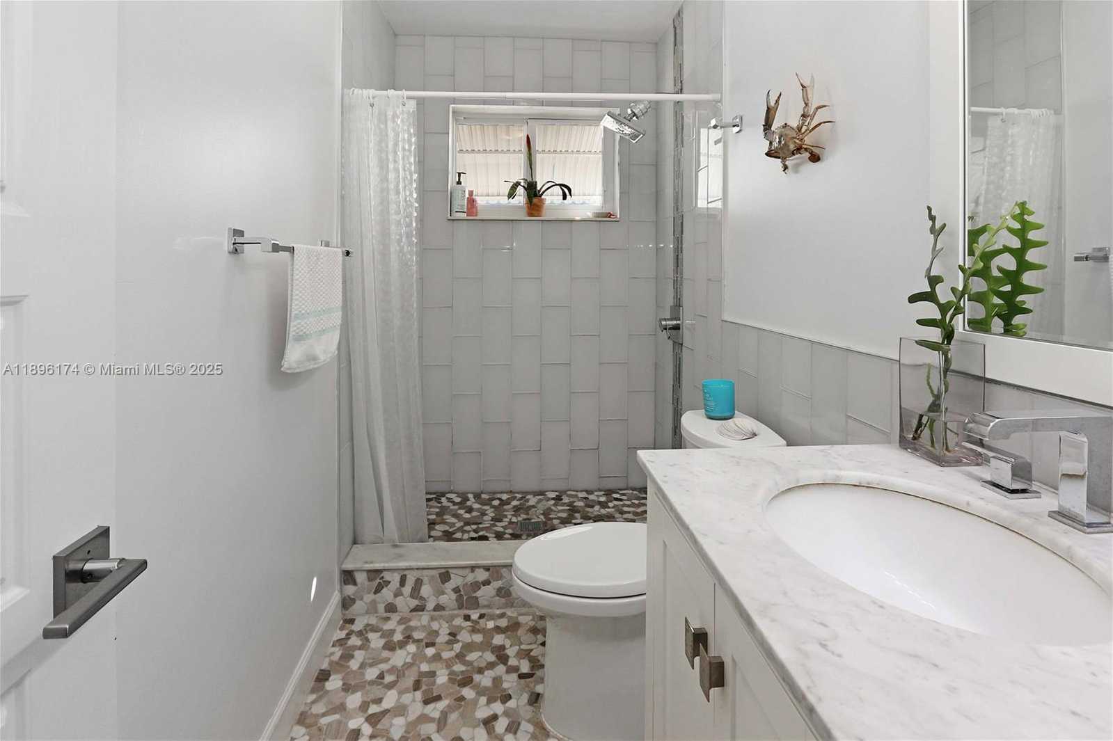 Small Image of 1408 HOLLYWOOD BLVD, Hollywood Number 31