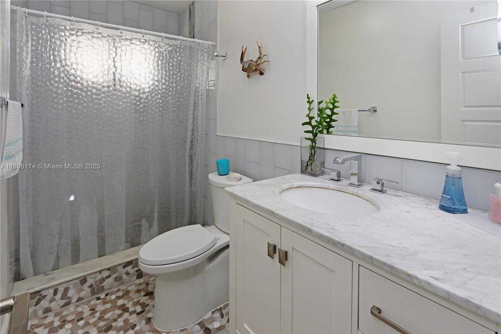 Small Image of 1408 HOLLYWOOD BLVD, Hollywood Number 32