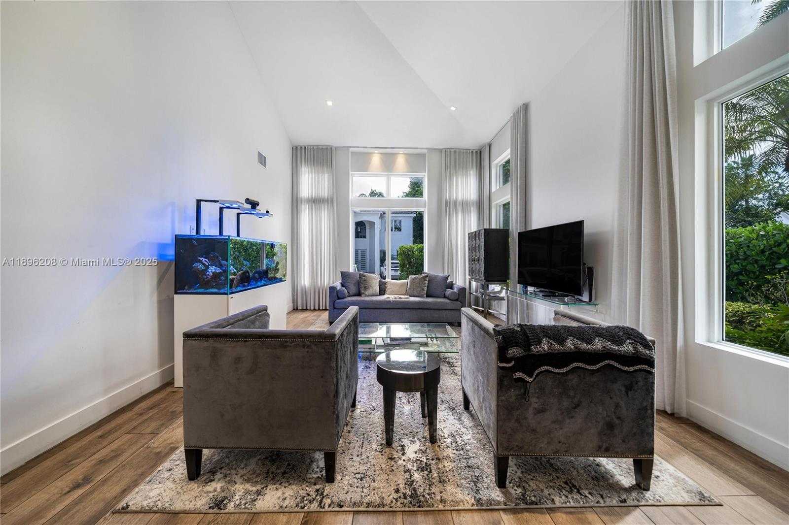 Small Image of 3703 NORTH EAST 199TH ST, Aventura Number 14