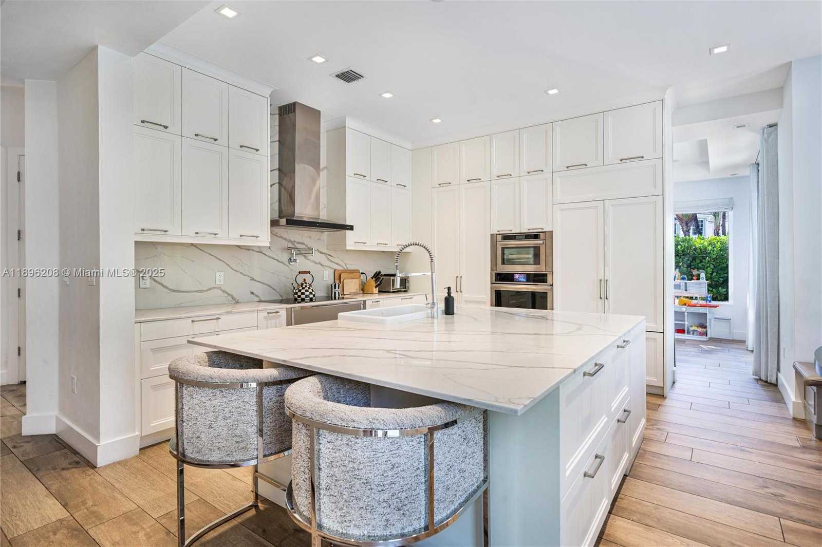 Small Image of 3703 NORTH EAST 199TH ST, Aventura Number 3