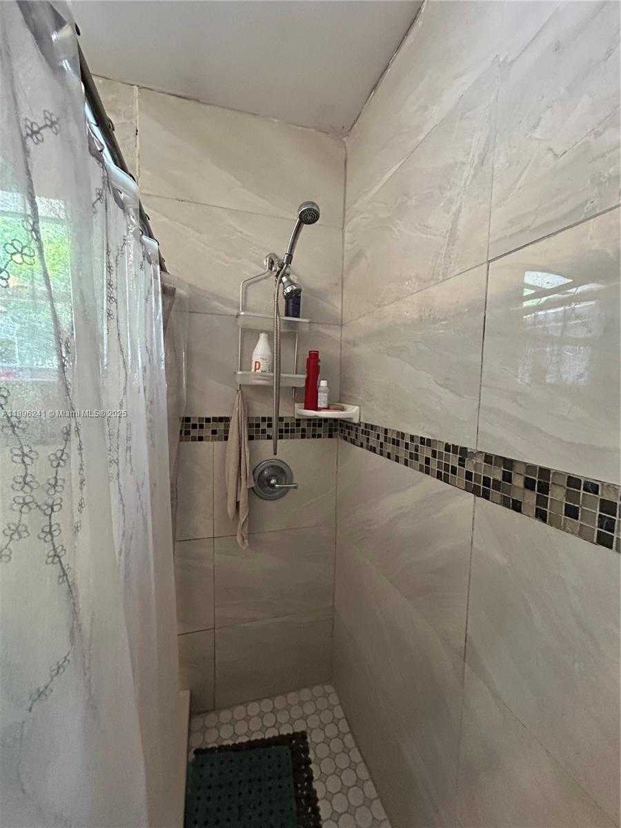 Small Image of 6121 MADISON ST, Hollywood Number 12
