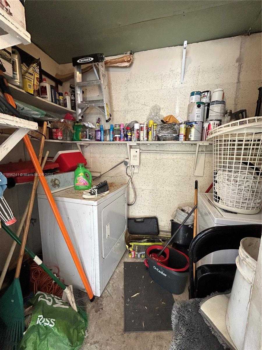 Small Image of 6121 MADISON ST, Hollywood Number 13