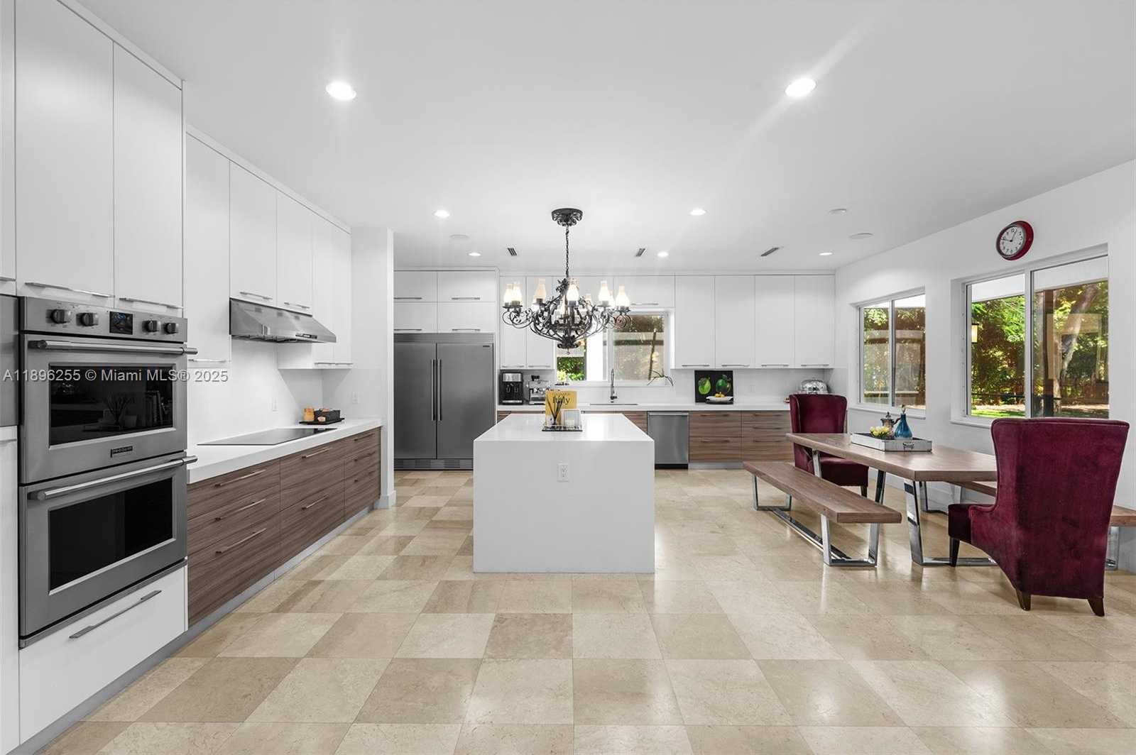 Small Image of 8923 LUDLAM RD, Pinecrest Number 15