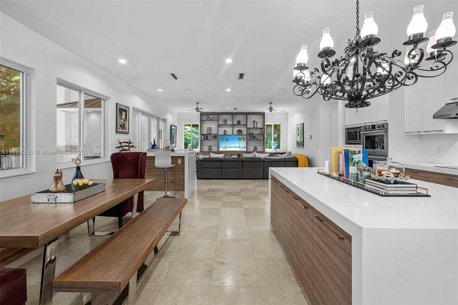 Small Image of 8923 LUDLAM RD, Pinecrest Number 17