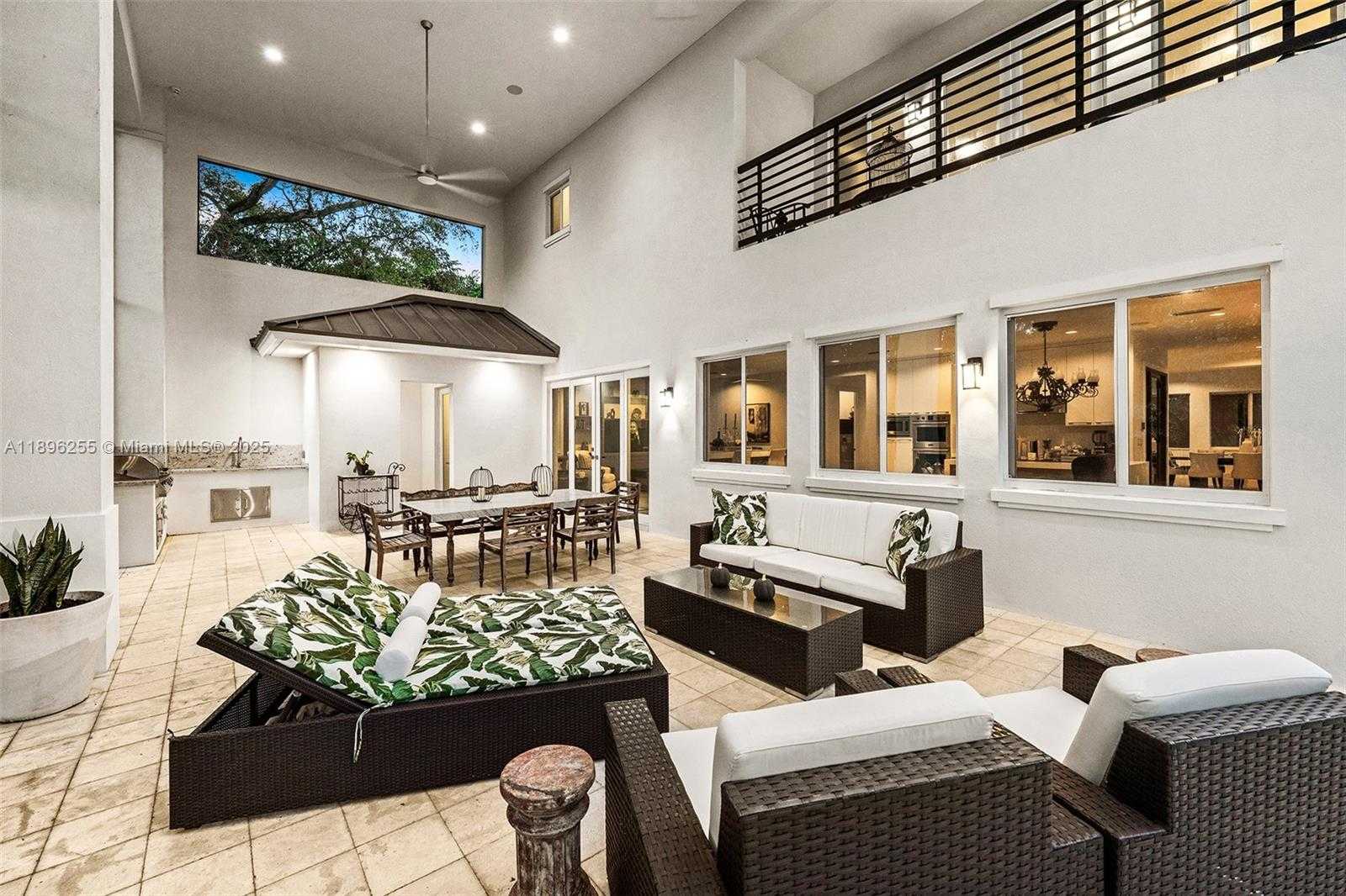 Small Image of 8923 LUDLAM RD, Pinecrest Number 19