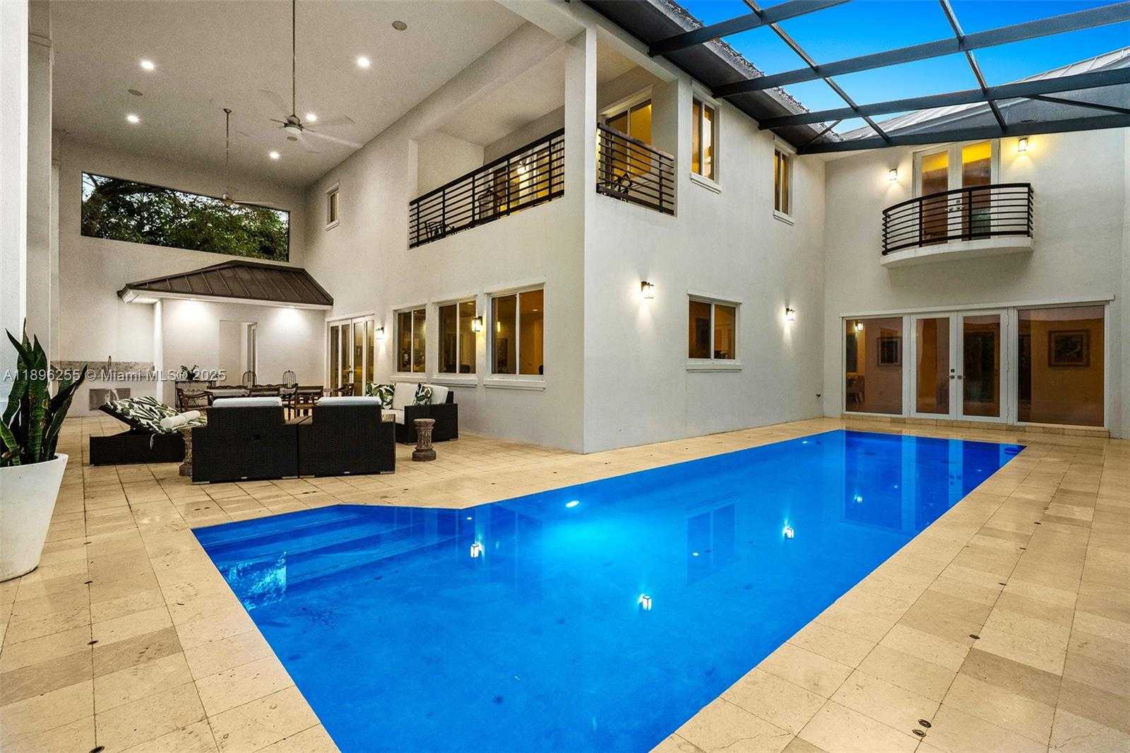 Small Image of 8923 LUDLAM RD, Pinecrest Number 21