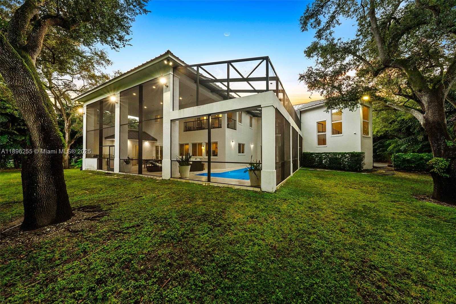 Small Image of 8923 LUDLAM RD, Pinecrest Number 28