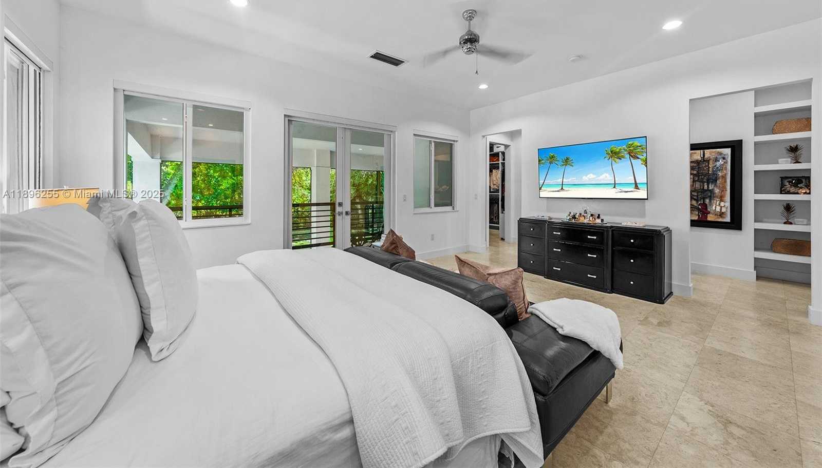 Small Image of 8923 LUDLAM RD, Pinecrest Number 31