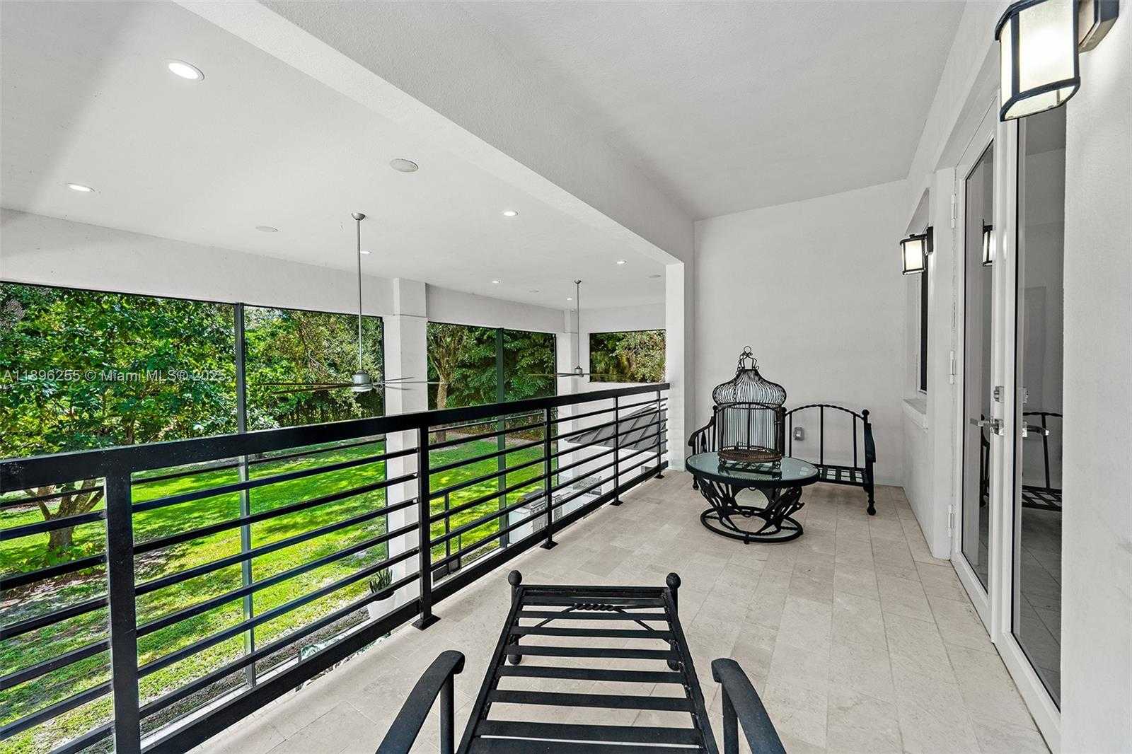 Small Image of 8923 LUDLAM RD, Pinecrest Number 37