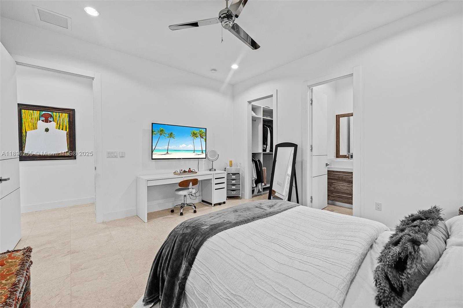 Small Image of 8923 LUDLAM RD, Pinecrest Number 40