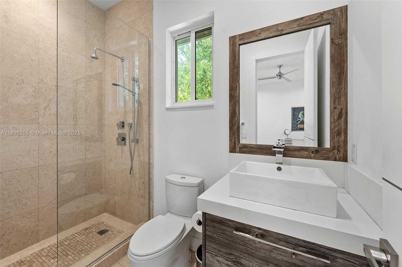 Small Image of 8923 LUDLAM RD, Pinecrest Number 45