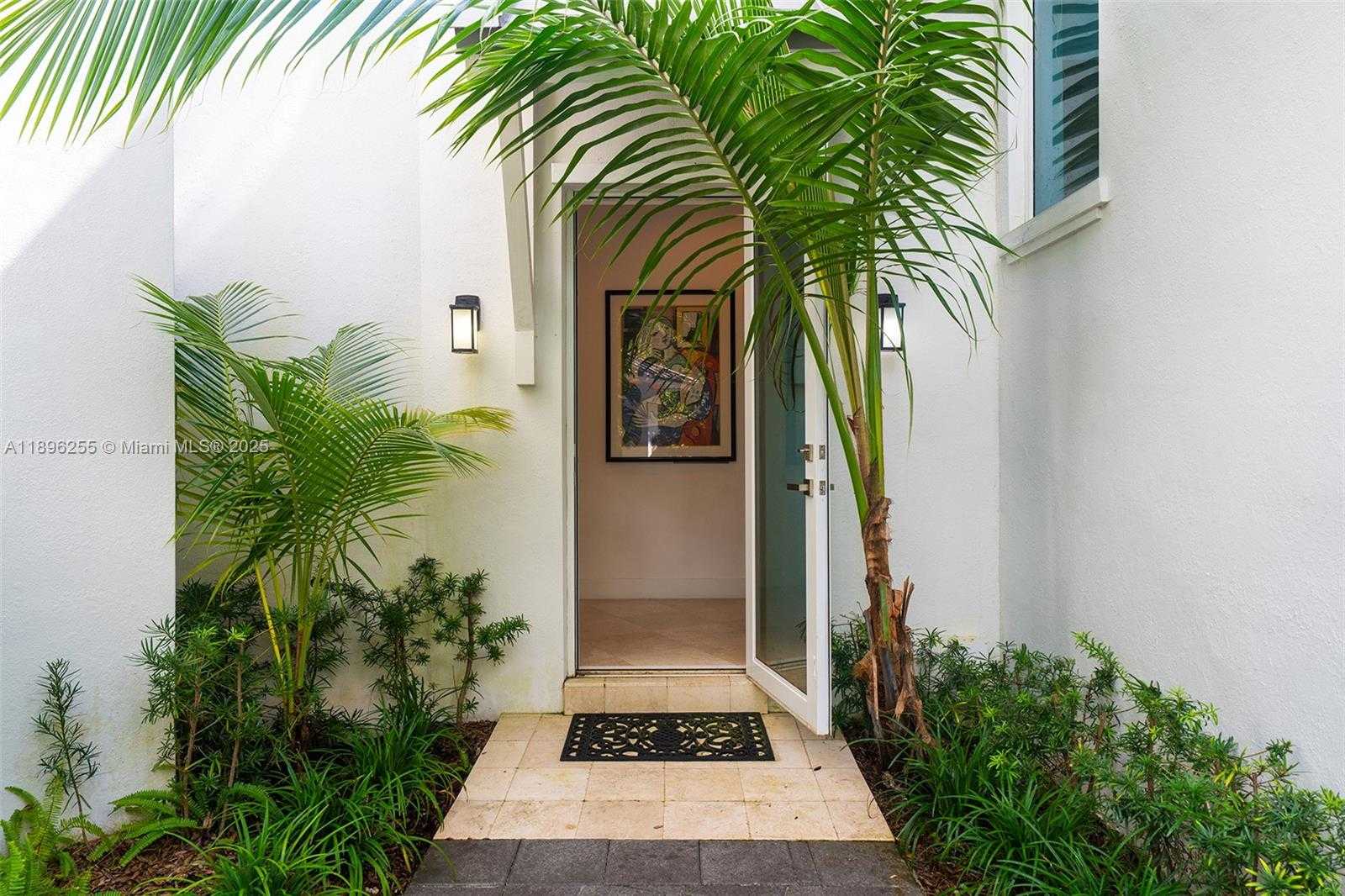 Small Image of 8923 LUDLAM RD, Pinecrest Number 47