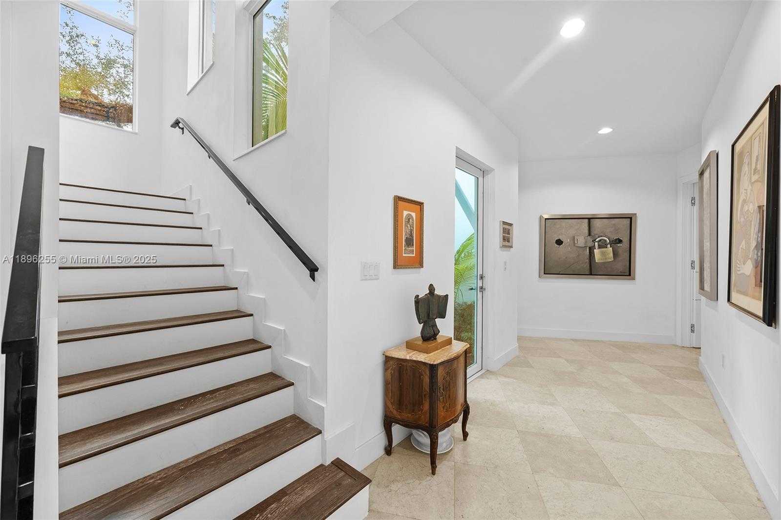 Small Image of 8923 LUDLAM RD, Pinecrest Number 48