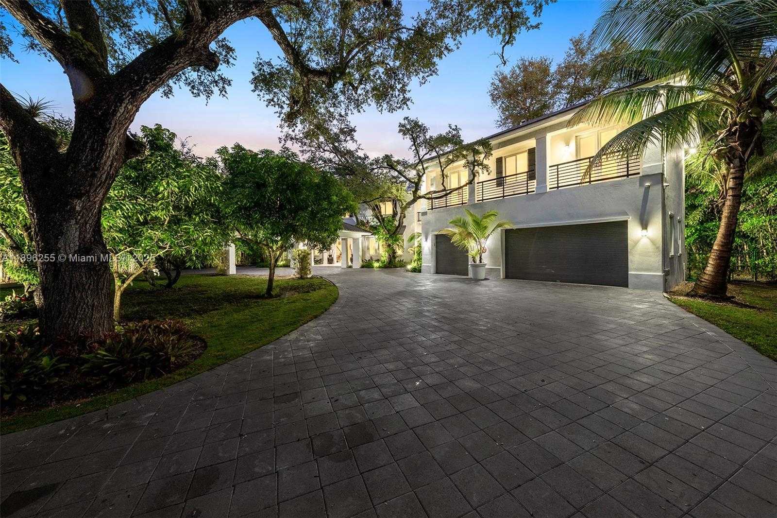 Small Image of 8923 LUDLAM RD, Pinecrest Number 5