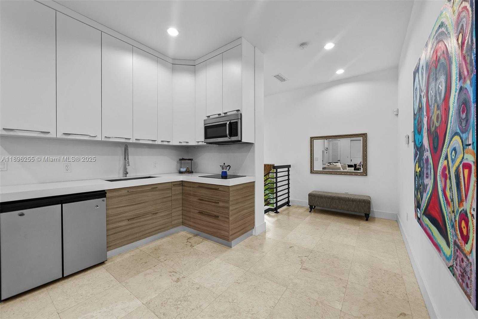 Small Image of 8923 LUDLAM RD, Pinecrest Number 52